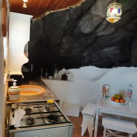Casa Cueva El Pozo Calcosas *