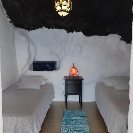 Casa Cueva El Pozo Calcosas *